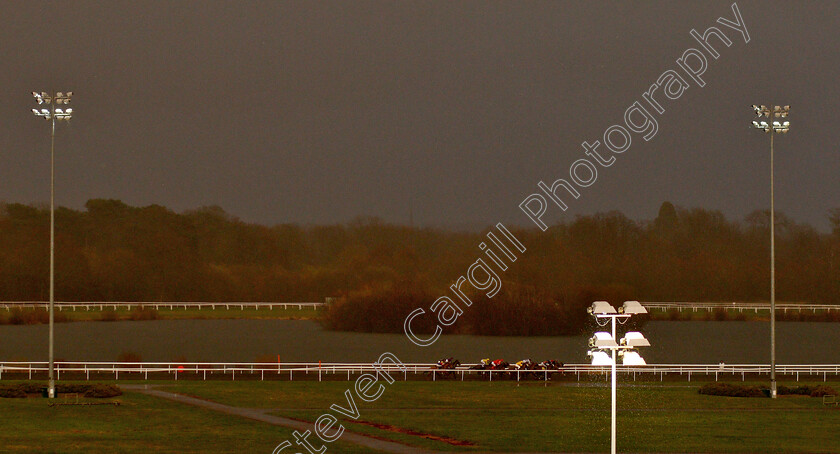 Kempton-0002 
 Horses race down the back straight through heavy rain
Kempton 6 Mar 2019 - Pic Steven Cargill / Racingfotos.com