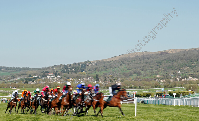 Cheltenham-0001 
 Racing at Cheltenham 19 Apr 2018 - Pic Steven Cargill / Racingfotos.com