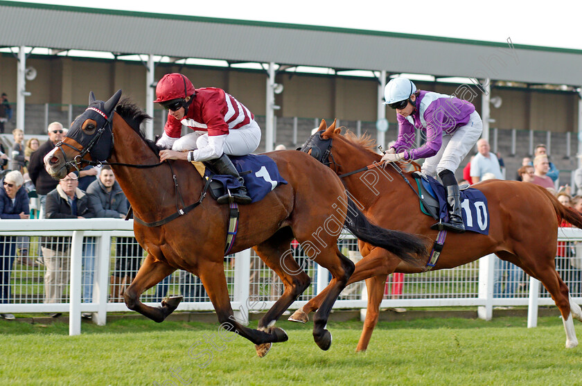 Pocket-The-Profit-0006 
 POCKET THE PROFIT (Ryan Moore) wins The Free Replays On attheraces.com Nursery
Yarmouth 19 Oct 2021 - Pic Steven Cargill / Racingfotos.com