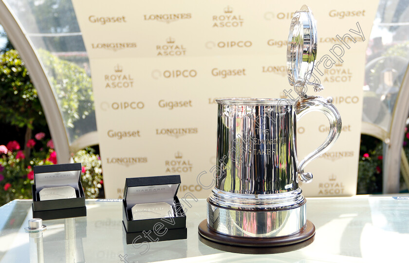 Trophies-for-The-King-Edward-Vii-Stakes 
 Trophies for The King Edward VII Stakes
Royal Ascot 22 Jun 2018 - Pic Steven Cargill / Racingfotos.com