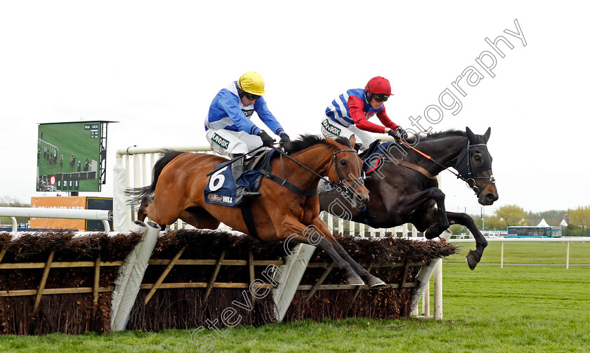 Kateira-0001 
 KATEIRA (left, Harry Skelton) beats INTHEWATERSIDE (right) in The William Hill Handicap Hurdle
Aintree 12 Apr 2024 - Pic Steven Cargill / Racingfotos.com