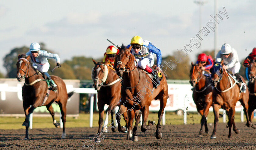 Crackin-Dream-0002 
 CRACKIN DREAM (Adam Kirby) wins The Racing TV Profits Returned To Racing Handicap Div1
Kempton 2 Oct 2019 - Pic Steven Cargill / Racingfotos.com