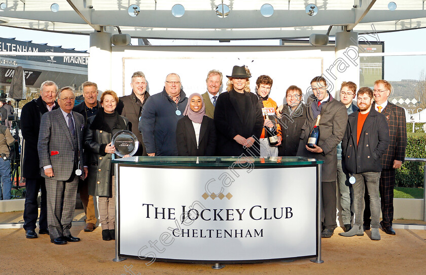 Northern-Beau-0008 
 Presentation by Khadijah Mellah to Lynne & Angus Maclennan, Michael Scudamore and Brendan Powell for The Cheltenham Club Handicap Chase won by NORTHERN BEAU
Cheltenham 14 Dec 2019 - Pic Steven Cargill / Racingfotos.com