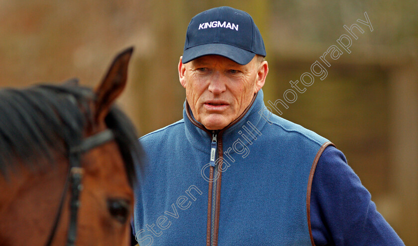 John-Gosden-0016 
 John Gosden watches his string return from the gallops in Newmarket 23 Mar 2018 - Pic Steven Cargill / Racingfotos.com