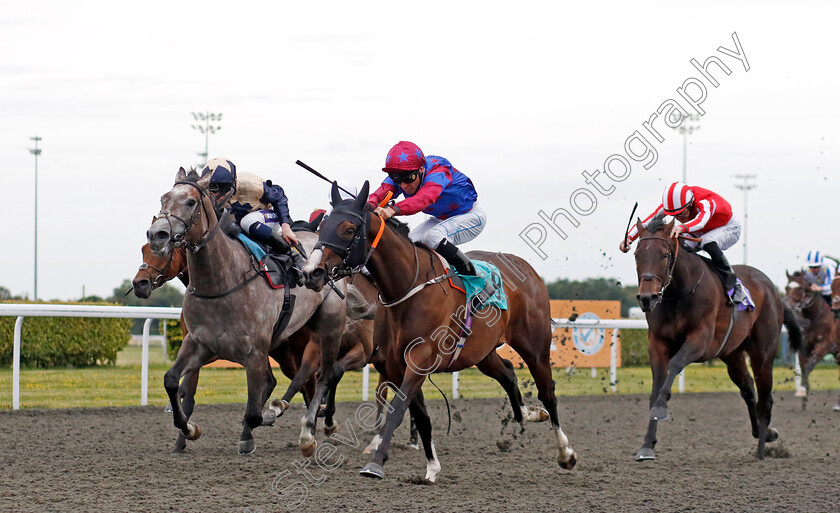 Radiant-Beauty-0003 
 RADIANT BEAUTY (Kieran Shoemark) beats PORT ROAD (left) in The Unibet Novice Stakes (Div2)
Kempton 7 Aug 2024 - Pic Steven Cargill / Racingfotos.com