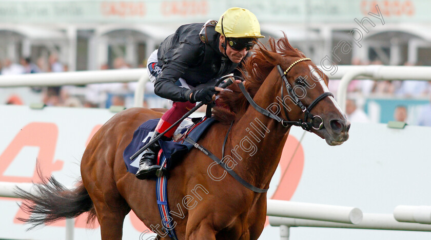 Stradivarius-0006 
 STRADIVARIUS (Frankie Dettori) wins The Doncaster Cup
Doncaster 10 Sep 2021 - Pic Steven Cargill / Racingfotos.com