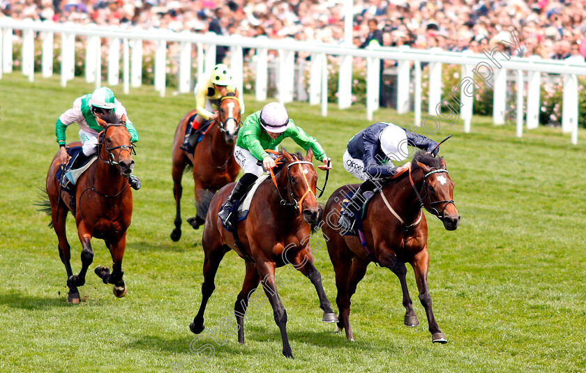 Arthur-Kitt-0003 
 ARTHUR KITT (centre, Richard Kingscote) beats NATE THE GREAT (right) in The Chesham Stakes
Royal Ascot 23 Jun 2018 - Pic Steven Cargill / Racingfotos.com