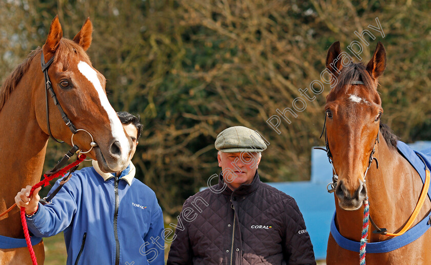 Native-River-and-Cue-Card-0002 
 NATIVE RIVER (left) and CUE CARD (right) with Colin Tizzard at his stables near Sherborne 21 Feb 2018 - Pic Steven Cargill / Racingfotos.com