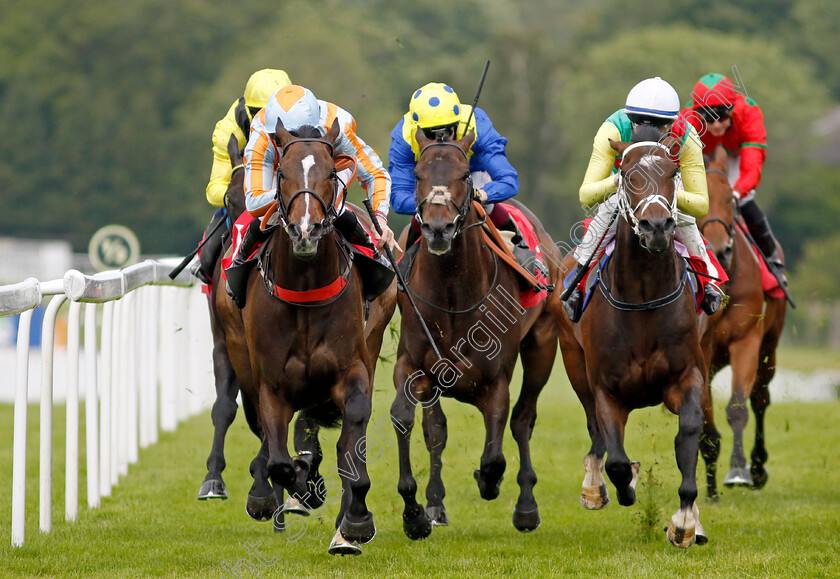 Spanish-Blaze-0003 
 SPANISH BLAZE (left, Kieran Shoemark) beats QUATRE BRAS (right) in The Win Up To £2M With Golden Goals Handicap
Sandown 15 Jun 2024 - Pic Steven Cargill / Racingfotos.com