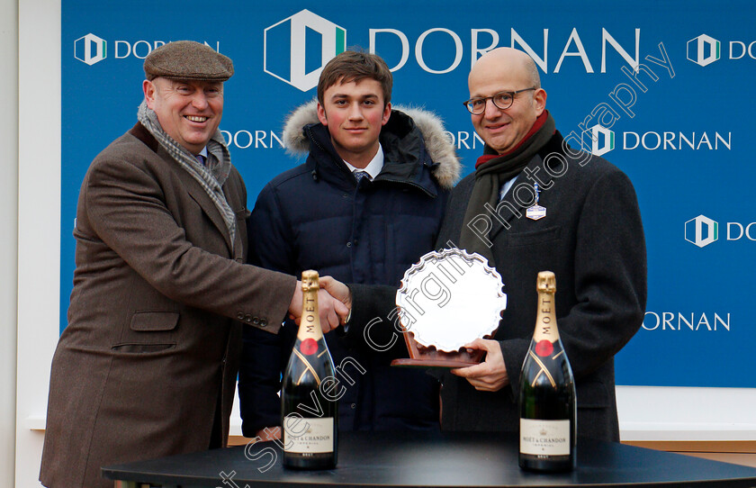 Wholestone-0010 
 Presentation for The Dornan Engineering Relkeel Hurdle Cheltenham 1 Jan 2018 - Pic Steven Cargill / Racingfotos.com