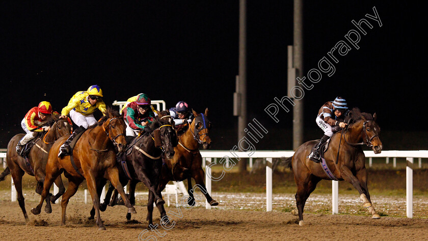 Que-Quieres-0002 
 QUE QUIERES (Luke Morris) beats CHENG GONG (left) in The Havens Hospice Handicap
Chelmsford 28 Nov 2019 - Pic Steven Cargill / Racingfotos.com