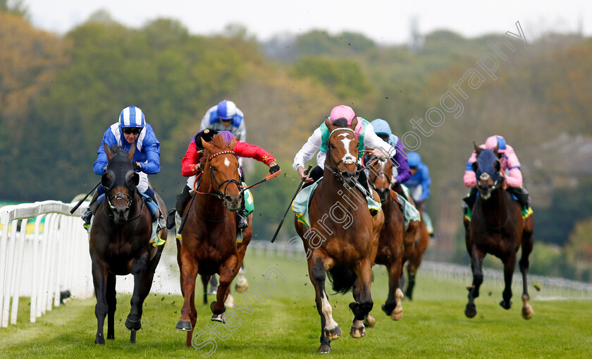 Okeechobee-0002 
 OKEECHOBEE (right, Ryan Moore) beats DESERT HERO (centre) and ISRAR (left) in The bet365 Gordon Richards Stakes
Sandown 26 Apr 2024 - Pic Steven Cargill / Racingfotos.com