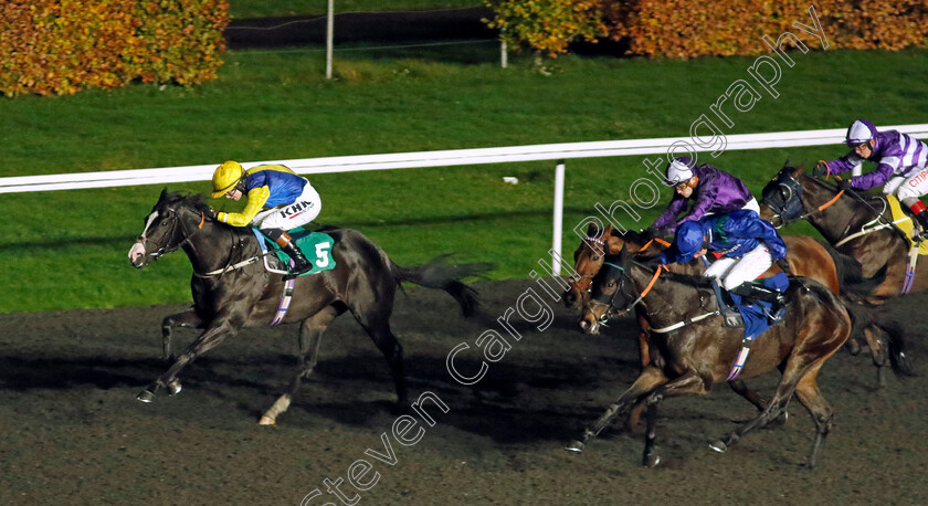 Monopolise-0008 
 MONOPOLISE (Saffie Osborne) beats NAP HAND (right) in The Unibet Extra Place Offers Every Day Nursery
Kempton 16 Nov 2022 - Pic Steven Cargill / Racingfotos.com