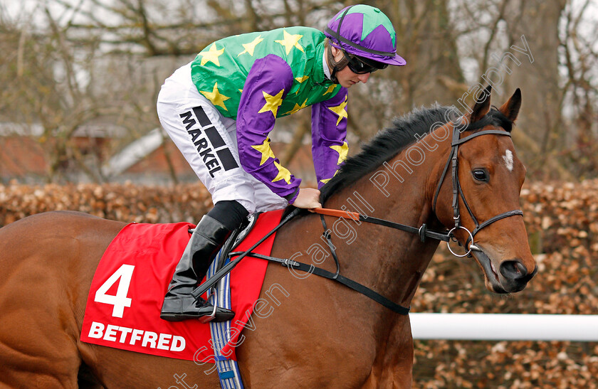 Evergate-0002 
 EVERGATE (Tom Marquand) Kempton 7 Apr 2018 - Pic Steven Cargill / Racingfotos.com