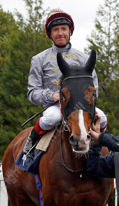 Toast-Of-New-York-0013 
 TOAST OF NEW YORK (Frankie Dettori) after winning The Betway Conditions Stakes Lingfield 6 Dec 2017 - Pic Steven Cargill / Racingfotos.com