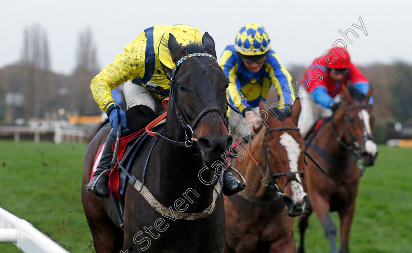 Classic-Anthem-0001 
 CLASSIC ANTHEM (Robert Dunne) wins The Betfair Racing Podcasts Novices Handicap Hurdle
Sandown 8 Dec 2023 - pic Steven Cargill / Racingfotos.com