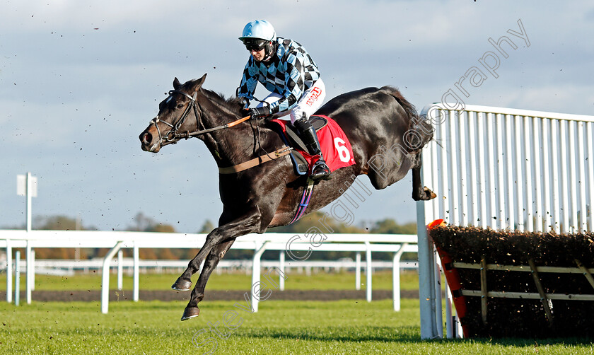 Cockney-Wren-0003 
 COCKNEY WREN (Niall Madden) Kempton 22 Oct 2017 - Pic Steven Cargill / Racingfotos.com