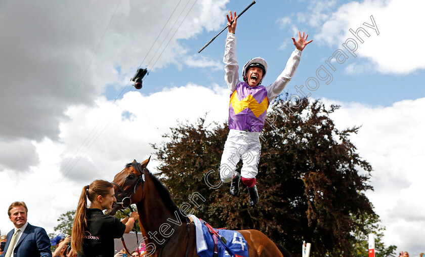 Kinross-0010 
 Frankie Dettori leaps from KINROSS after The Sky Bet City Of York Stakes
York 26 Aug 2023 - Pic Steven Cargill / Racingfotos.com