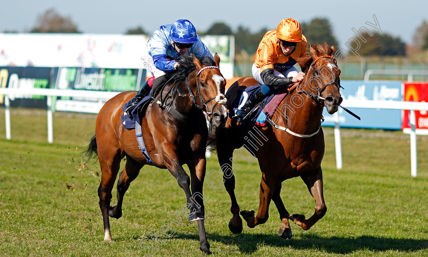 Castana-Dia-0004 
 CASTANA DIA (right, William Buick) beats AKKERINGA (left) in The Download The Quinnbet App Meidan Auction Maiden Stakes
Yarmouth 19 May 2021 - Pic Steven Cargill / Racingfotos.com