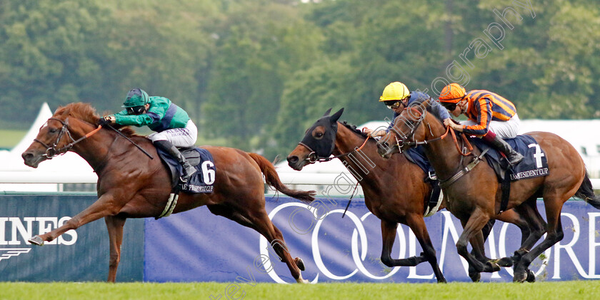 Metropolitan-0006 
 METROPOLITAN (A Pouchin) beats DANCING GEMINI (right) in The Emirates Poule d'Essai des Poulains
Longchamp 12 May 2024 - Pic Steven Cargill / Racingfotos.com