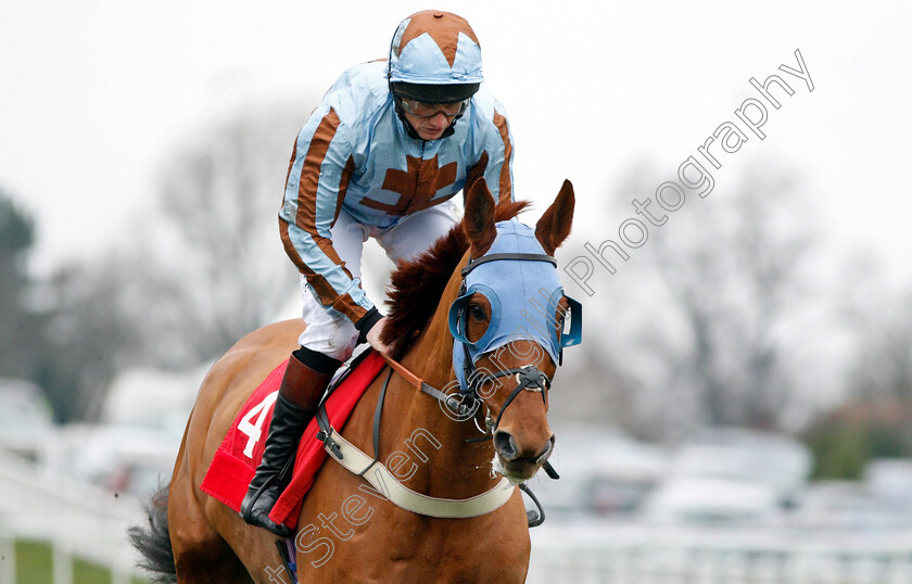 Darebin-0001 
 DAREBIN (Jamie Moore) winner of The Unibet Handicap Chase
Sandown 5 Jan 2019 - Pic Steven Cargill / Racingfotos.com