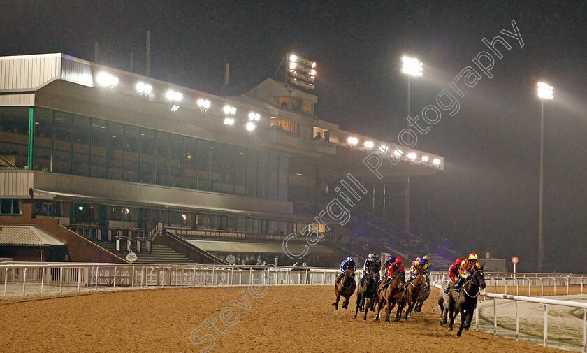 Carey-Street-0001 
 CAREY STREET (Hollie Doyle, red) tracks the leaders on his way to winning The Bombardier March To Your Own Drum Handicap
Wolverhampton 7 Jan 2021 - Pic Steven Cargill / Racingfotos.com