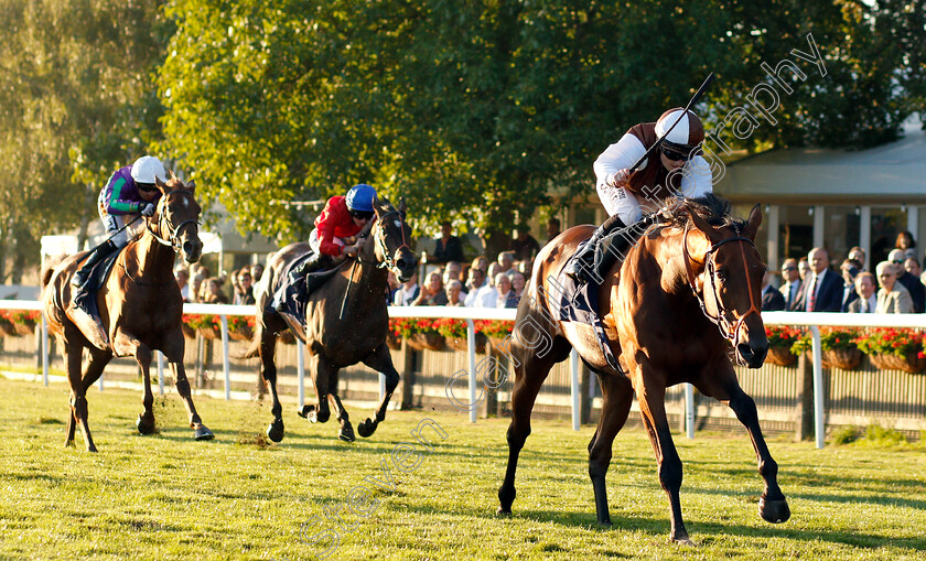 Flying-North-0002 
 FLYING NORTH (Hollie Doyle) wins The Fly London Southend Airport To Budapest British EBF Fillies Handicap
Newmarket 10 Aug 2018 - Pic Steven Cargill / Racingfotos.com