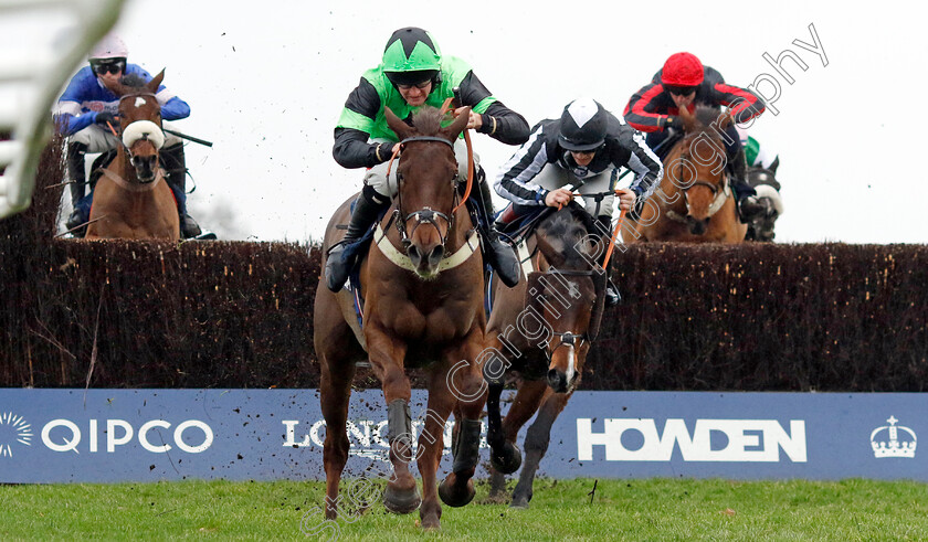 Kotmask-0004 
 KOTMASK (Caoilin Quinn) wins The Howden Handicap Chase
Ascot 21 Dec 2024 - Pic Steven Cargill / Racingfotos.com