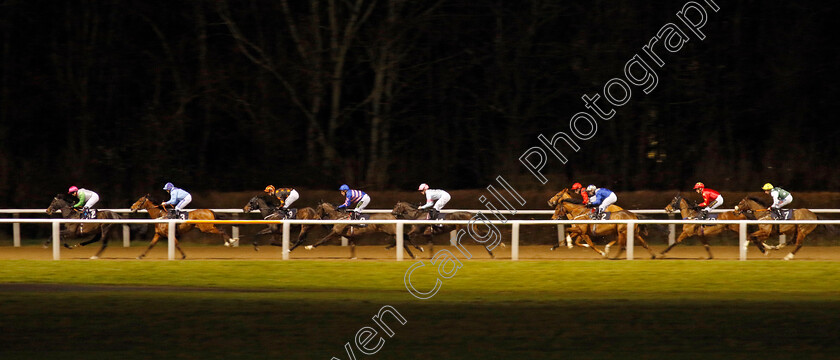 Wolverhampton-0001 
 racing down the back straight
Wolverhampton 20 Dec 2024 - Pic Steven Cargill / Racingfotos.com