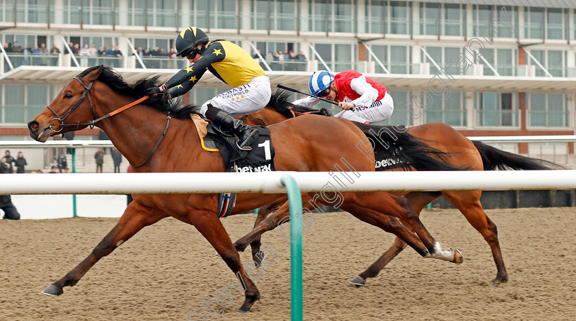 Encore-D Or-0002 
 ENCORE D'OR (Ryan Moore) beats ATLETICO (right) in The Betway Handicap Lingfield 3 Mar 2018 - Pic Steven Cargill / Racingfotos.com