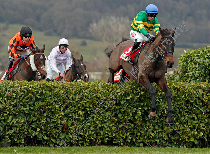 My-Hometown-0002 
 MY HOMETOWN (Niall Madden) Cheltenham 15 Dec 2017 - Pic Steven Cargill / Racingfotos.com