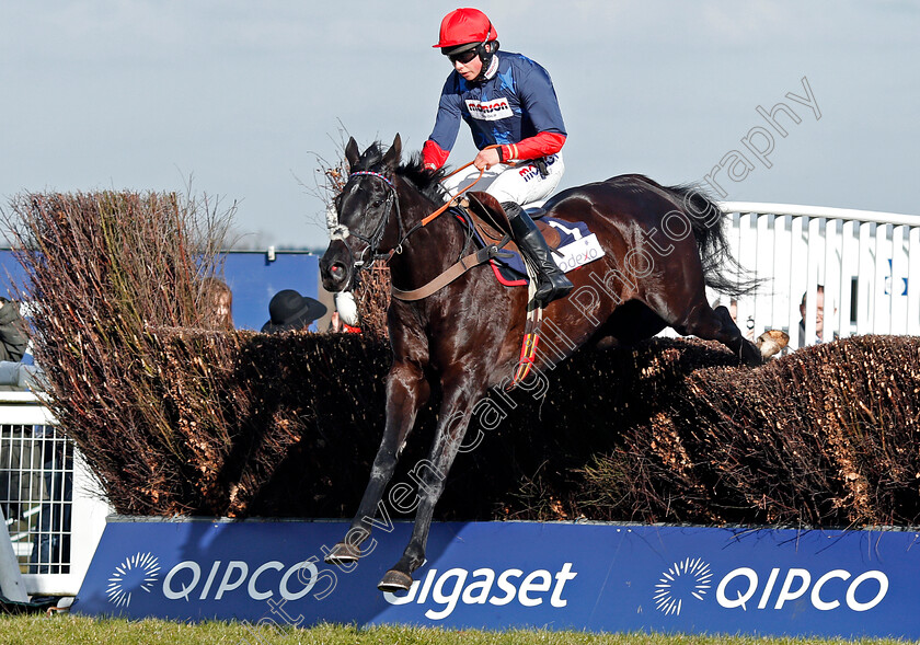 Black-Corton-0005 
 BLACK CORTON (Bryony Frost) wins The Sodexo Reynoldstown Novices Chase Ascot 17 Feb 2018 - Pic Steven Cargill / Racingfotos.com