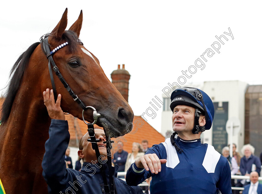 Commissioning-0007 
 COMMISSIONING (Robert Havlin) after The bet365 Fillies Mile
Newmarket 7 Oct 2022 - Pic Steven Cargill / Racingfotos.com