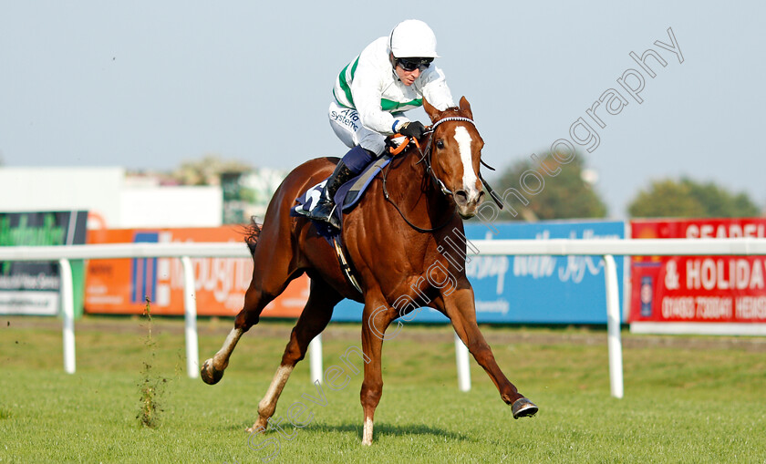 Heat-of-The-Moment-0004 
 HEAT OF THE MOMENT (Jim Crowley) wins The British EBF Fillies Novice Stakes
Yarmouth 19 Oct 2021 - Pic Steven Cargill / Racingfotos.com