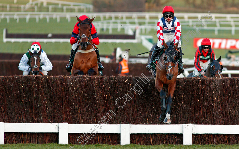 Southfield-Theatre-0001 
 SOUTHFIELD THEATRE (Harry Cobden) leads ROBINSFIRTH (left) Cheltenham 15 Dec 2017 - Pic Steven Cargill / Racingfotos.com