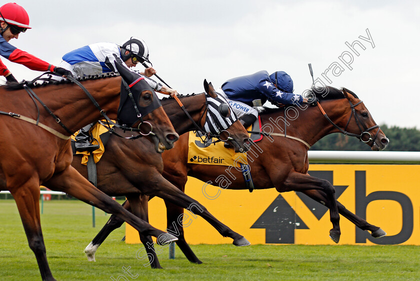 Island-Brave-0006 
 ISLAND BRAVE (right, Silvestre de Sousa) beats SEXTANT (2nd left) and NICHOLAS T (left) in The Betfair Exchange Old Borough Cup 
Haydock 4 Sep 2021 - Pic Steven Cargill / Racingfotos.com