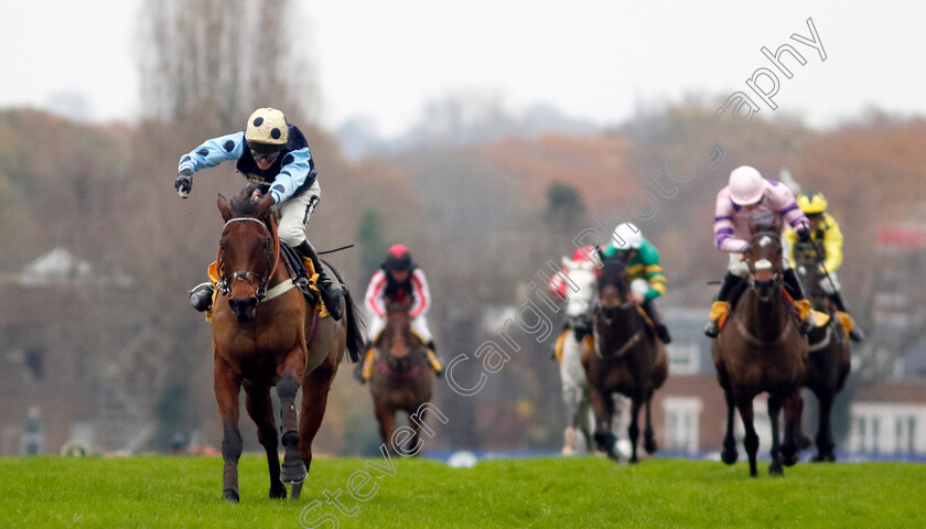 Edwardstone-0005 
 EDWARDSTONE (Tom Cannon) wins The Betfair Tingle Creek Chase
Sandown 3 Dec 2022 - Pic Steven Cargill / Racingfotos.com