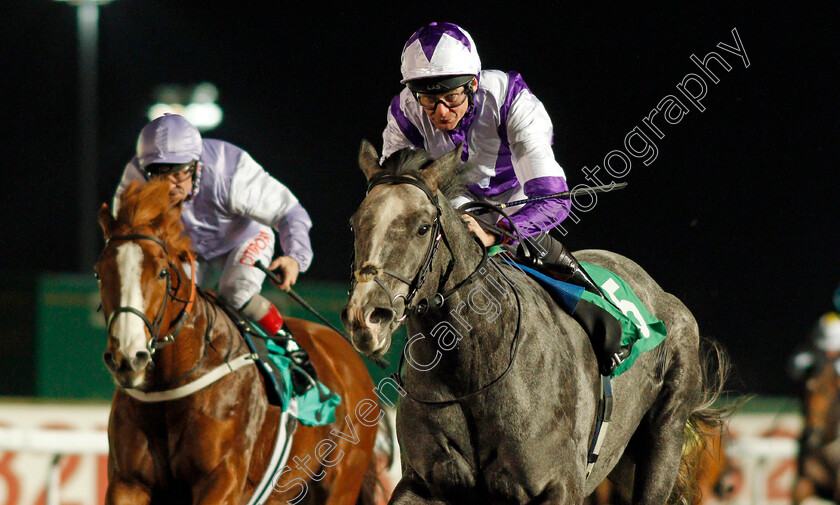 Glencadam-Master-0006 
 GLENCADAM MASTER (Robert Havlin) wins The 32Red On The App Store Novice Stakes Div1 Kempton 20 Dec 2017 - Pic Steven Cargill / Racingfotos.com