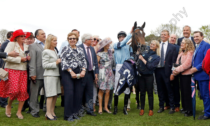 Cachet-0020 
 CACHET (James Doyle) with George Boughey and owners after The Qipco 1000 Guineas
Newmarket 1 May 2022 - Pic Steven Cargill / Racingfotos.com