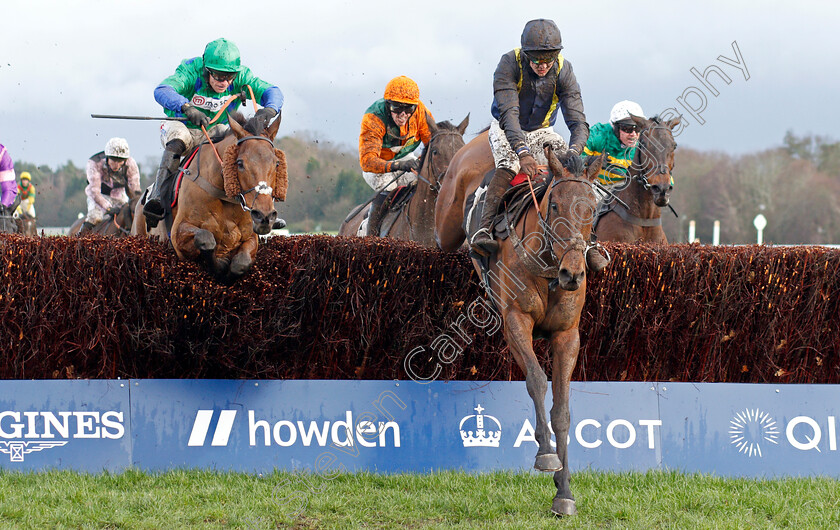 Fiddlerontheroof-0002 
 FIDDLERONTHEROOF (right, Brendan Powell) with TRUCKERS LODGE (left)
Ascot 19 Feb 2022 - Pic Steven Cargill / Racingfotos.com