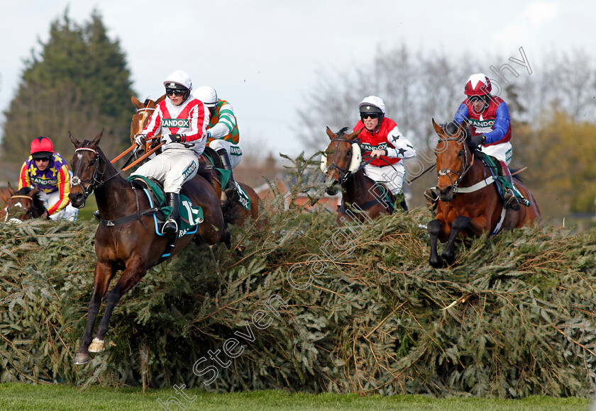 Famous-Clermont-0003 
 FAMOUS CLERMONT (right, William Biddick) beats LATENIGHTPASS (left) in The Randox Foxhunters Chase
Aintree 13 Apr 2023 - Pic Steven Cargill / Racingfotos.com