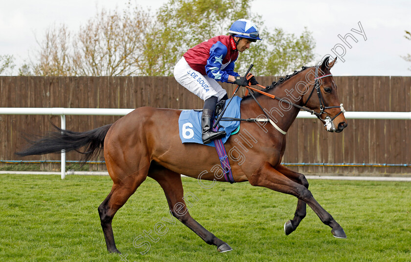 Battani-0001 
 BATTANI (Silvestre De Sousa)
Leicester 23 Apr 2022 - Pic Steven Cargill / Racingfotos.com