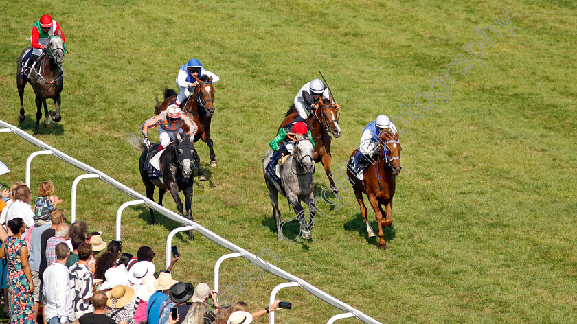 El-Paso-T-0004 
 EL PASO T (right, Kobe Vanderbeke) beats DJAFAR (centre) and LIGHTNING THUNDER (left) in The President of the United Arab Emirates Cup
Baden Baden 1 Sep 2024 - Pic Steven Cargill / Racingfotos.com