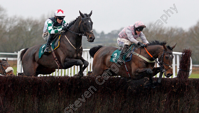 Rough-Night-0001 
 ROUGH NIGHT (right, Kielan Woods) beats DARLING ALKO (left) in The Brand Ambassadors Novices Handicap Chase
Warwick 12 Dec 2019 - Pic Steven Cargill / Racingfotos.com