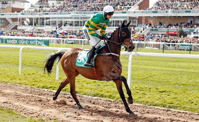 Gentleman-De-Mee-0001 
 GENTLEMAN DE MEE (Mark Walsh) winner of The Poundland Maghull Novices Chase
Aintree 9 Apr 2022 - Pic Steven Cargill / Racingfotos.com