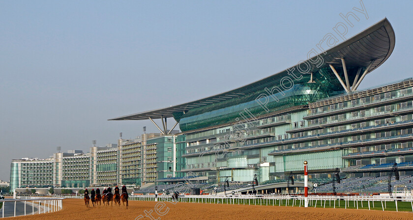 Aidan-O Brien-string-0002 
 Aidan O'Brien string training at the Dubai World Cup
Meydan Dubai 28 Mar 2024 - Pic Steven Cargill / Racingfotos.com