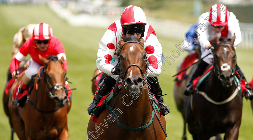 Liberty-Beach-0007 
 LIBERTY BEACH (Jason Hart) wins The Chasemore Farm Dragon Stakes
Sandown 5 Jul 2019 - Pic Steven Cargill / Racingfotos.com