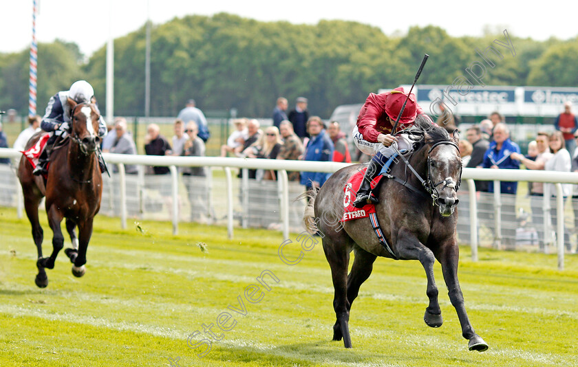 Roaring-Lion-0004 
 ROARING LION (Oisin Murphy) wins The Betfred Dante Stakes York 17 May 2018 - Pic Steven Cargill / Racingfotos.com