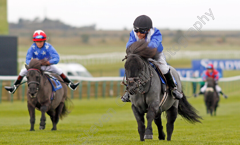 Briar-Smokey-Joe-0003 
 BRIAR SMOKEY JOE (Zak Kent) wins The Shetland Pony Grand National Flat Race Newmarket 29 Sep 2017 - Pic Steven Cargill / Racingfotos.com