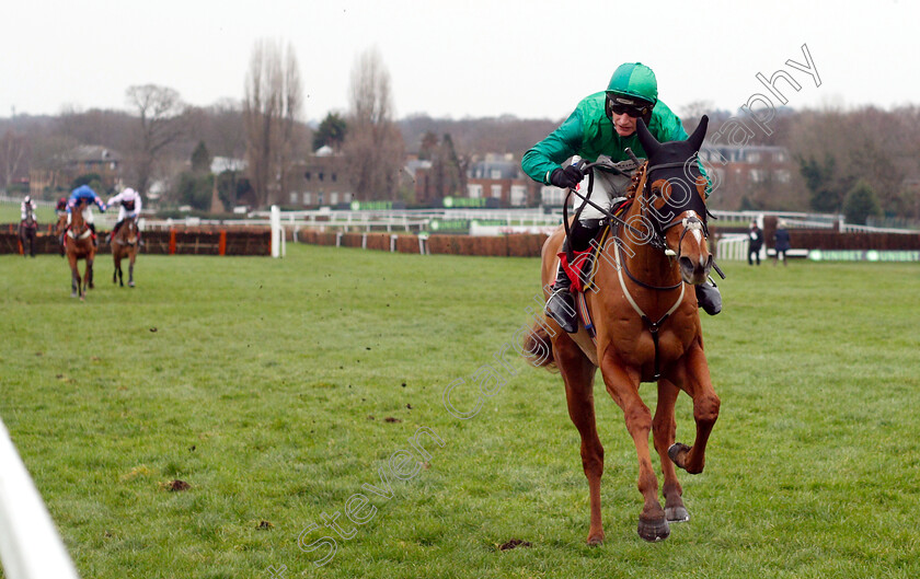 Torpillo-0005 
 TORPILLO (Daryl Jacob) wins The Unibet Juvenile Hurdle
Sandown 5 Jan 2019 - Pic Steven Cargill / Racingfotos.com